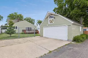 1806 Montana Ave E, Saint Paul, MN 55119 - Photo 5