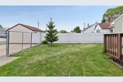 1806 Montana Avenue E, Saint Paul, MN 55119 - Photo 29