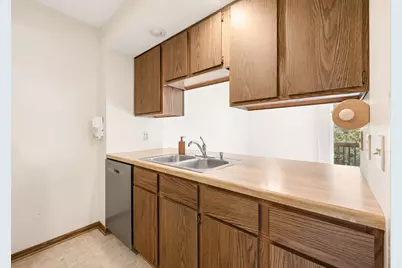 336 W 5th Street, Waconia, MN 55387 - Photo 9