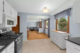 8336 Ewing Rd, Bloomington, MN 55431 - Photo 11