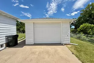 1212 N Marien St, Fergus Falls, MN 56537 - Photo 35