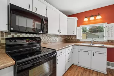 418 20th Avenue N, Fargo, ND 58102 - Photo 9
