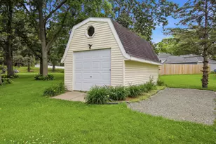 1950 Greenwood Dr, Owatonna, MN 55060 - Photo 3