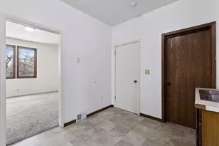 534 Annapolis St, South Saint Paul, MN 55075 - Photo 7