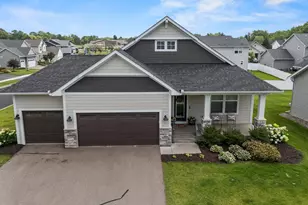 490 Elizabeth Way, Hudson, WI 54016 - Photo 3