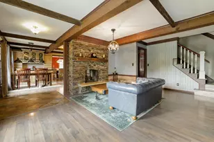 211 Paisley Ln, Golden Valley, MN 55422 - Photo 9