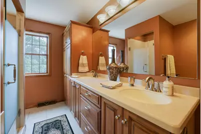 211 Paisley Lane, Golden Valley, MN 55422 - Photo 33