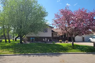 715 12th St N, Breckenridge, MN 56520 - Photo 1