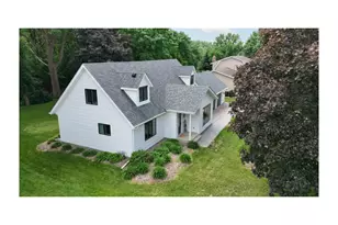 817 17th St, Windom, MN 56101 - Photo 5