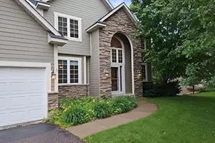 10455 Glen Eagle Cir, Woodbury, MN 55129 - Photo 3