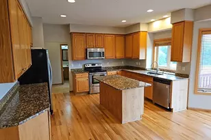 10455 Glen Eagle Cir, Woodbury, MN 55129 - Photo 11