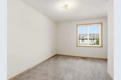 1587 County Road D E, Maplewood, MN 55109 - Photo 17