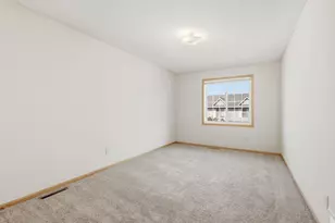 1587 County Rd D E, Maplewood, MN 55109 - Photo 15