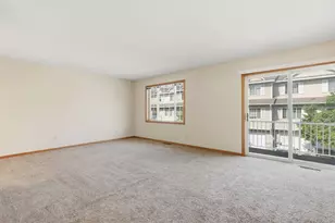 1587 County Rd D E, Maplewood, MN 55109 - Photo 5