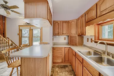 1010 Burns Avenue, Saint Paul, MN 55106 - Photo 17