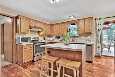 7038 46th Street N, Oakdale, MN 55128 - Photo 5