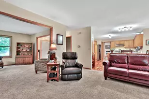 7038 46th St N, Oakdale, MN 55128 - Photo 11