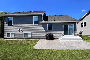 1515 Raymond Dr, Waconia, MN 55387 - Photo 9