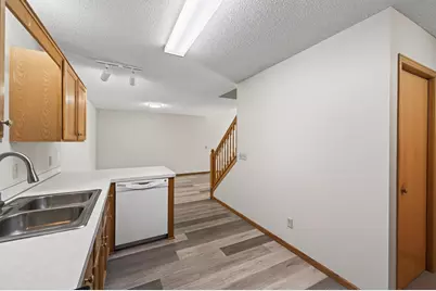 7043 48th Street N, Oakdale, MN 55128 - Photo 11