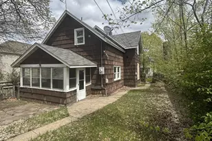 981 Burr St, Saint Paul, MN 55130 - Photo 3