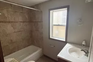 466 Edmund Ave, Saint Paul, MN 55103 - Photo 13