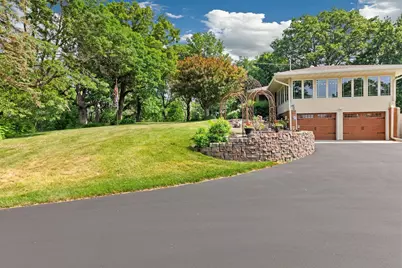 8703 Kimbro Avenue N, Stillwater, MN 55082 - Photo 3