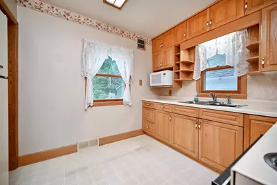 368 W Sarnia Street, Winona, MN 55987 - Photo 5