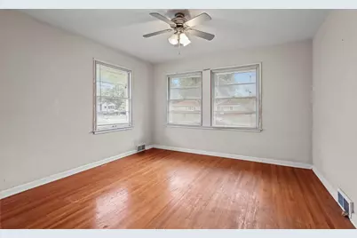 752 Orange Avenue E, Saint Paul, MN 55106 - Photo 9