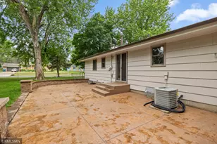 10157 Irwin Rd, Bloomington, MN 55437 - Photo 5