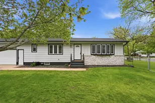 26 4th Ave SE, Saint Joseph, MN 56374 - Photo 3
