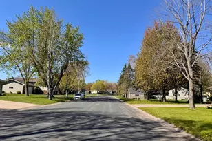 661 S Hill Dr, New Richmond, WI 54017 - Photo 3