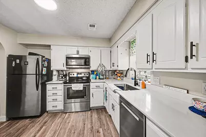 5301 Edgewood Drive, New Brighton, MN 55112 - Photo 7