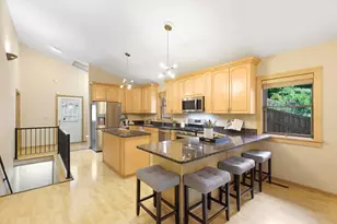 2417 Bourne Ave, Saint Paul, MN 55108 - Photo 11