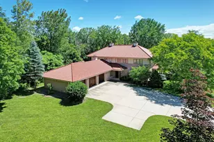 185 Pioneer Trail, Chanhassen, MN 55317 - Photo 9