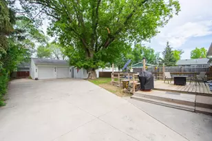 805 13th St N, Moorhead, MN 56560 - Photo 3