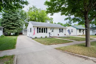805 13th St N, Moorhead, MN 56560 - Photo 1