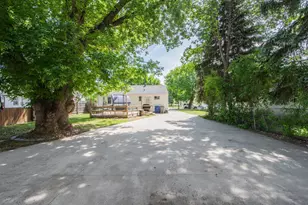 805 13th St N, Moorhead, MN 56560 - Photo 37