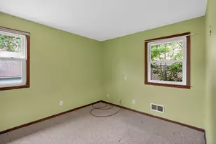 2046 Reaney Ave E, Saint Paul, MN 55119 - Photo 13