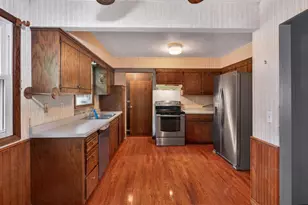 2046 Reaney Ave E, Saint Paul, MN 55119 - Photo 5