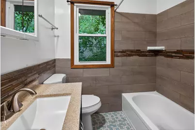 2046 Reaney Avenue E, Saint Paul, MN 55119 - Photo 15