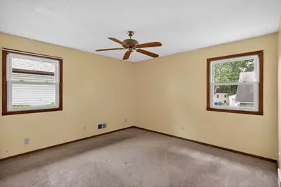 2046 Reaney Avenue E, Saint Paul, MN 55119 - Photo 11