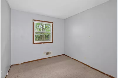 2046 Reaney Avenue E, Saint Paul, MN 55119 - Photo 9