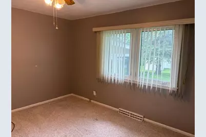 512 SE 9th Avenue, Waseca, MN 56093 - Photo 5