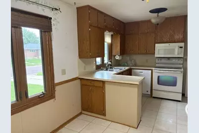 512 SE 9th Avenue, Waseca, MN 56093 - Photo 3