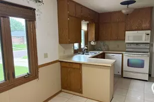 512 SE 9th Ave, Waseca, MN 56093 - Photo 3