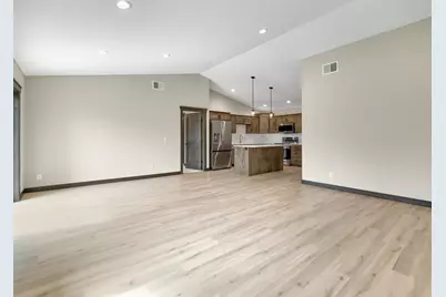 236 S Chestnut, Ellsworth, WI 54011 - Photo 5
