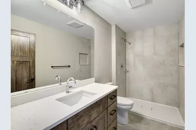 230 S Chestnut Street, Ellsworth, WI 54011 - Photo 9