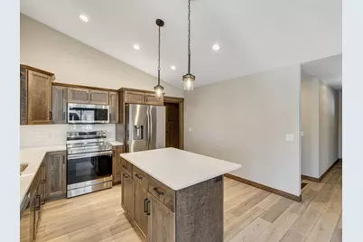 230 S Chestnut Street, Ellsworth, WI 54011 - Photo 3