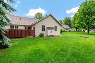 8541 Inverness Ln N, Brooklyn Park, MN 55443 - Photo 5