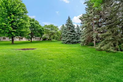 8541 Inverness Lane N, Brooklyn Park, MN 55443 - Photo 7